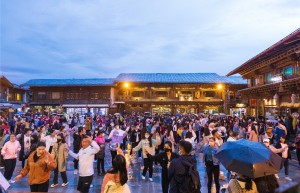 云南迪庆以文旅节为契机 擦亮世界的“香格里拉”金字招牌