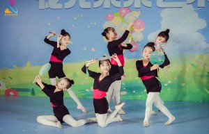 西安众星优学艺术学校举办秋季汇演成功举办