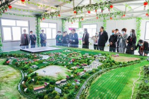 以品牌活动促发展 引来人气带活产业