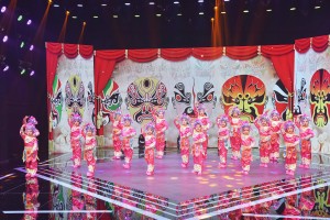 美凡说语言艺术《华彩国粹》压轴亮相2026赤峰市少儿春晚