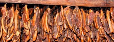 城口泽远农业：黄永福在老腊肉中，腌制岁月
